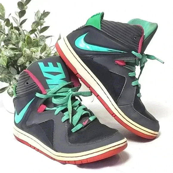 Nike ‘Court Invader’ High Top Basketball Sneakers - 5Y - Picture 1 of 9